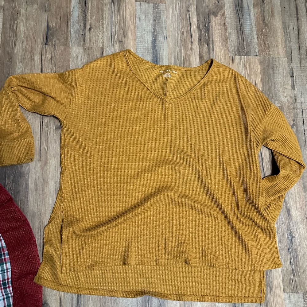 American Eagle Women’s sweater